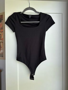 Express Black Ribbed Scoop-Neck Short Sleeve Bodysuit